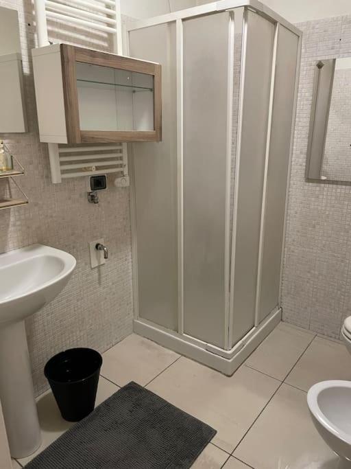 15 Mins To Duomo Corner In Lambrate Apartment *